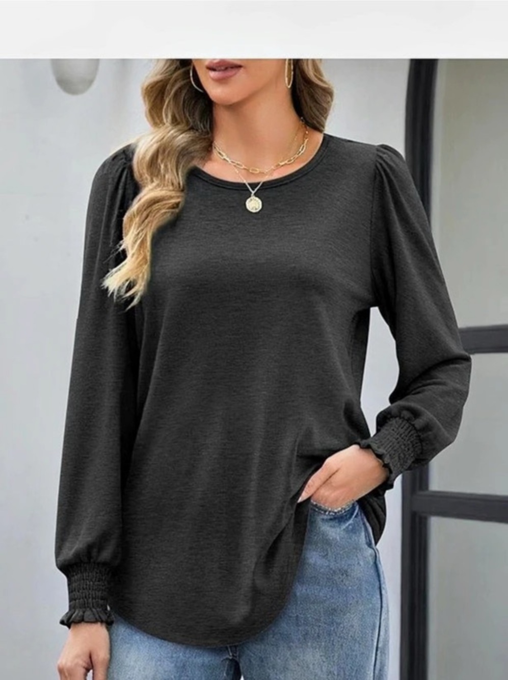 Amazon Essentials Women's Long-Sleeve Crewneck Smocked Cuff T-Shirt